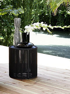 Freilicht Formentera: Beistelltisch G983-100-000, ca. Ø 44, H 45 cm, Platte_ Aluminium pulverbeschichtet anthrazit, Gestell: Kordelbespannung grau