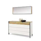 Commode met 4 laden (557792), bovenste lade met gekloofd hout, ca. B 154, H 91, D 49 cm, wandspiegel (556043) gebronsd, frame: verticaal in afwerking, horizontaal metaallak ijzererts, ca. B 147, H 49, D 4 cm in lak wit/afwerking massief geborsteld met gekloofd hout