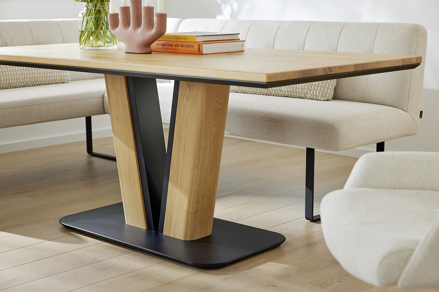 Esszimmer MR4010 / T 4010 Esstisch in Eiche von Musterring Detailbild vom Esstisch T4010 in Eiche von Musterring