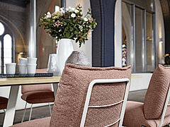 Detail: backrest / chair MR 500 with sled frame; frame: A 15 structured white, Otello rose fabric (PG 5, 72% polyester, 28% polypropylene)