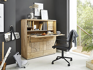 Sekretär 179 198, ca. B 122, H 126, T 47 cm, Absetzung gehobelt, Wildeiche massiv, bianco geölt