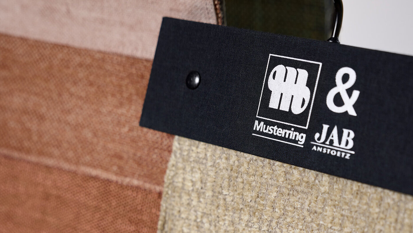 MR11650_03_JAB_Materialmuster_Print - 15.jpg JAB Anstoetz Materialmuster Kollektion 2025/26