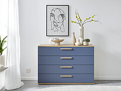 Schubkastenkommode (540061) mit 4 Schubkästen in Balkeneiche furniert, Absetzung Lack Lagune Blau, ca. B 120, H 83, T 46 cm