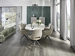 Esstisch (R 2041), Platte in organischer Form, Dekton Entzo Natural (2), Metallsäule pulverbeschichtet, anthrazit (BP100), ca. L 240, B 120, H 77 cm