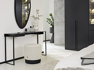 Schreibtisch MR012-22, Stahl pulverbeschichtet schwarz, ca. B 130, H 75, T 34 cm