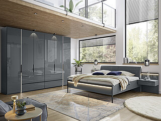 Schlafzimmer San Antonio Kleiderschrank und Bett in Fb. Grau von Musterring