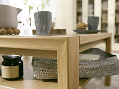 Korsika: Detail Couchtisch 90375, ca. 93 x 93, H 45 cm, Eiche sand