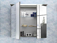 Bad Rimini: Spiegelschrank SEKE0058040 mit Kranz inkl. LED-Beleuchtung, ca. B 81, H 73, T 17/23 cm, Front, Korpus u. Akzentfarbe: Oxid Dunkelgrau quer Nachbildung, Mineralmarmor-Waschtisch Weiß BME013M81001, Waschtisch-Unterschrank W01013M7940 mit 2 Auszügen inkl. Kosmetik-Einsatz, ca. B 81/79, H 53, T 46 cm, Gegen Aufpreis: Waschtischarmatur (Achtung: Die fotografierte Armatur wurde nicht aufgenommen. Siehe Preisliste!)