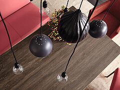 Esszimmer Nova Esstisch in Holzoptik und Stuhl in Rot von Musterring