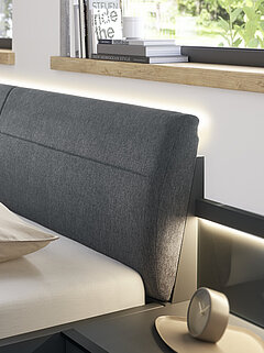 San Antonio: Detailbild vom Bettkopfteil in Fb. Grau von Musterring