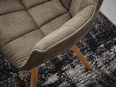 Detail: armchair 4752-47-425, approx. W 67, H 85, SD 43, D 60, SH 49, AH 68 cm, tripod base, solid wild oak, oiled, “Aberdeen stone” microfibre