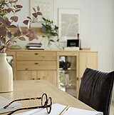 Vorschlag 66182, Asteiche, ca. B 255, H 113, T 49 cm
Wandboard 8923, Asteiche, ca. B 165, H 17, T 20 cm