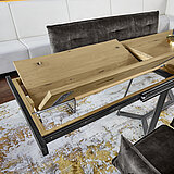 Esszimmer Pinero: Detail Esstisch 557 mit Auszugfunktionca. 180 (280) x 100, H 77 cmGestell: Metall, pulverbeschichtet in A 12 charcoal grey, Platte: Wildeiche W 25 rustical