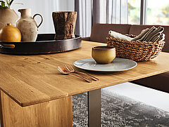 T 2050: Dining table 7883-79-080, character oak, oiled, metal brackets, powder-coated in bronze